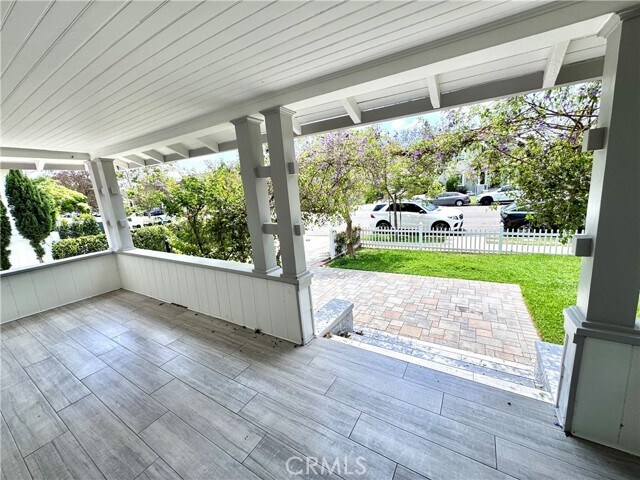 Building Photo - 2716 S La Salle Ave