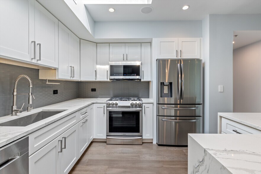 Building Photo - 635 Perrie Dr