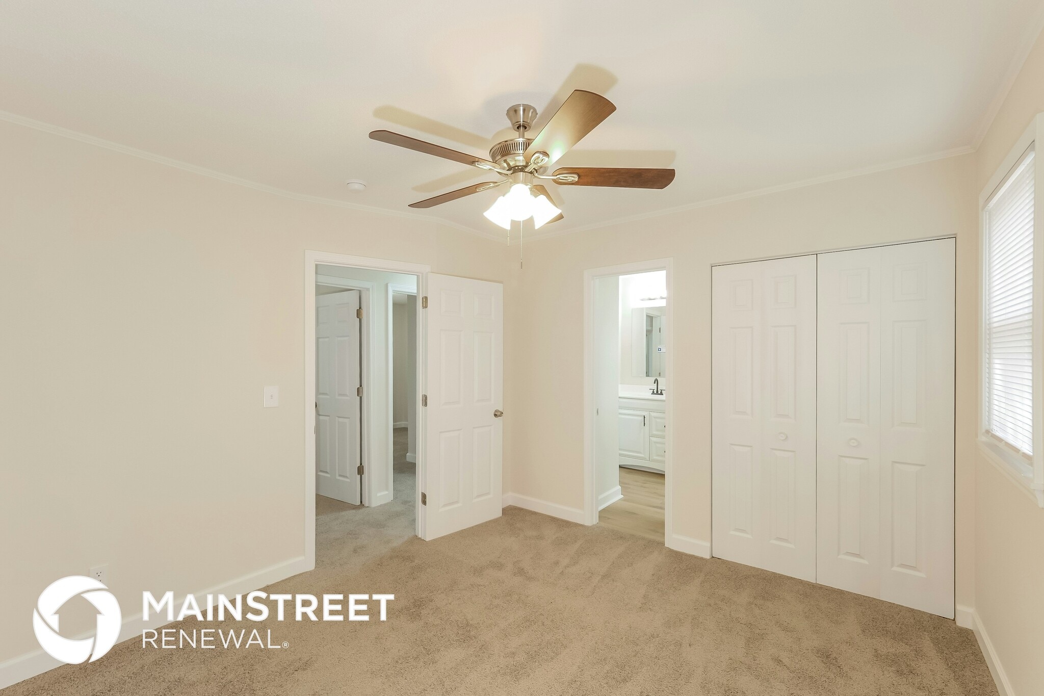 Building Photo - 1109 NE Columbus St