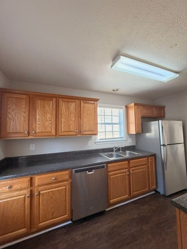 Building Photo - 112 Barrington Dr