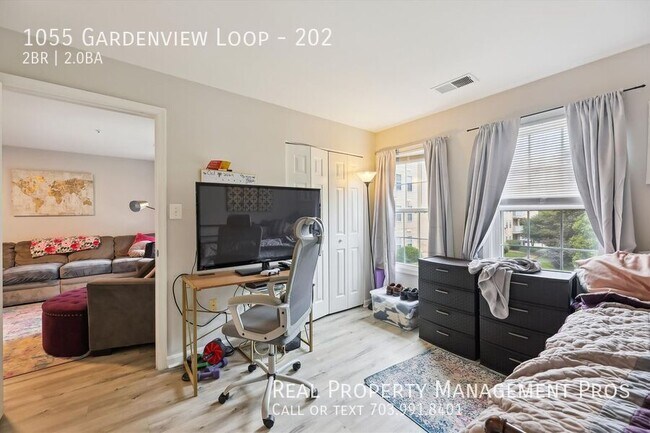 Building Photo - 1055 Gardenview Loop