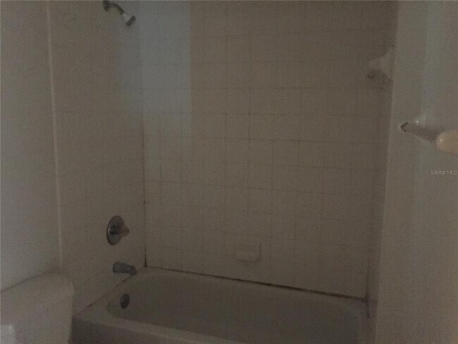 Building Photo - 2725 Fan Palm Dr