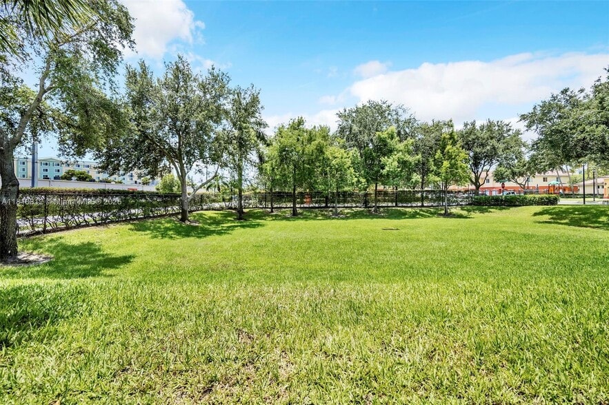 Building Photo - 3340 Palomino Dr