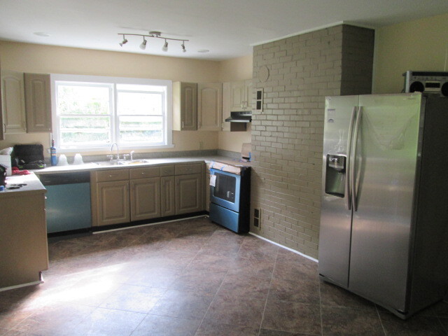 Kitchen - 7571 NC Highway 194 S