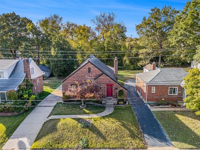 Building Photo - 51 S Laclede Station Rd