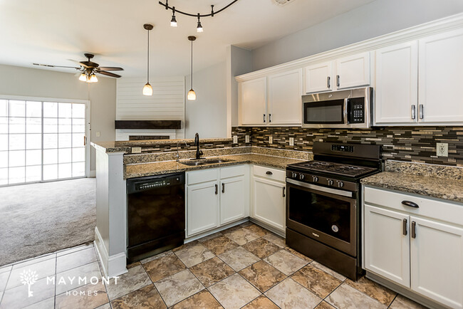 Building Photo - 948 Redwood Dr NW