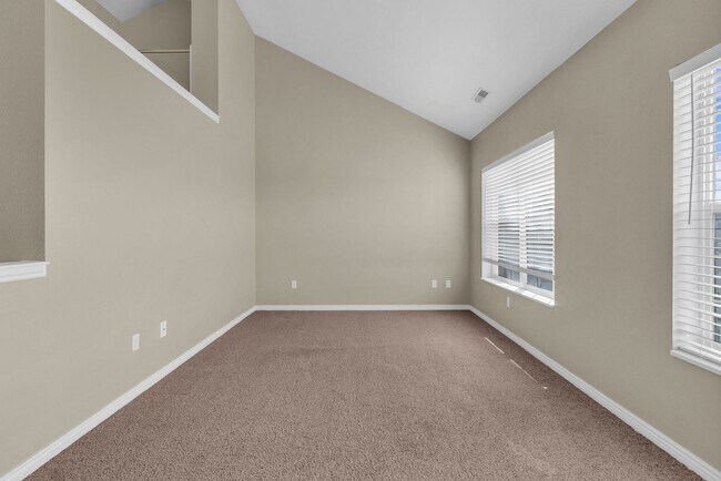 Building Photo - 3 Bed Draper Townhome with Views