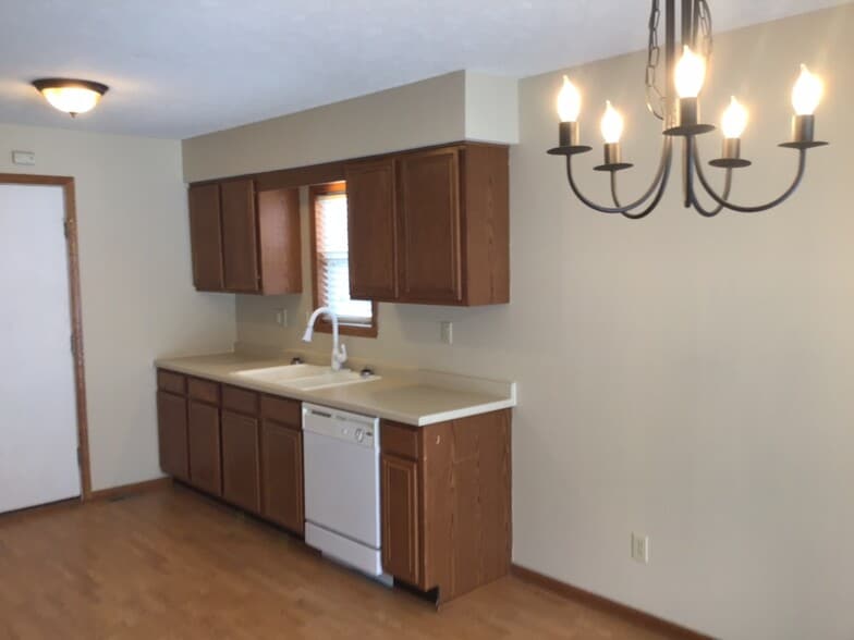 Building Photo - 10284 Pinesap Pl