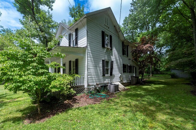 Building Photo - 15 Closter Rd