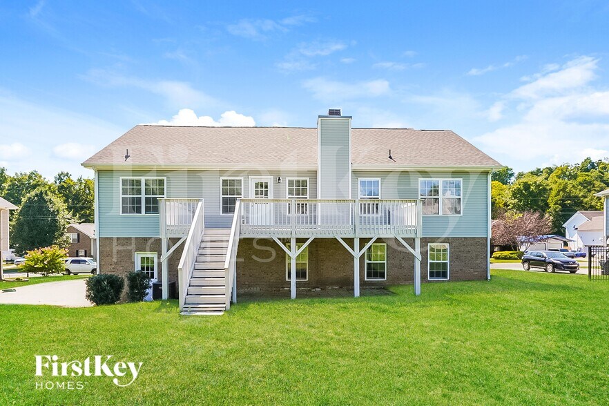 Building Photo - 3426 N Henderson Way