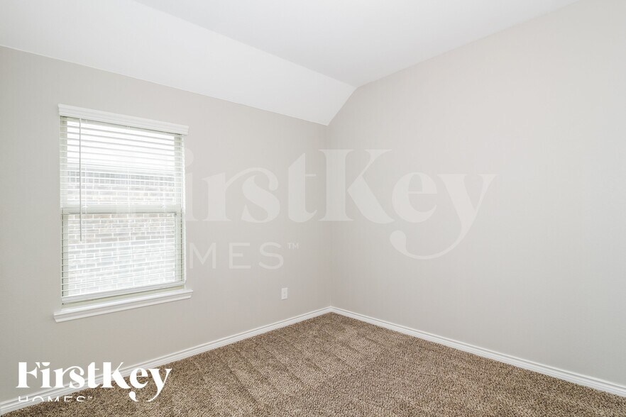 Building Photo - 117 Lazy Berry Way