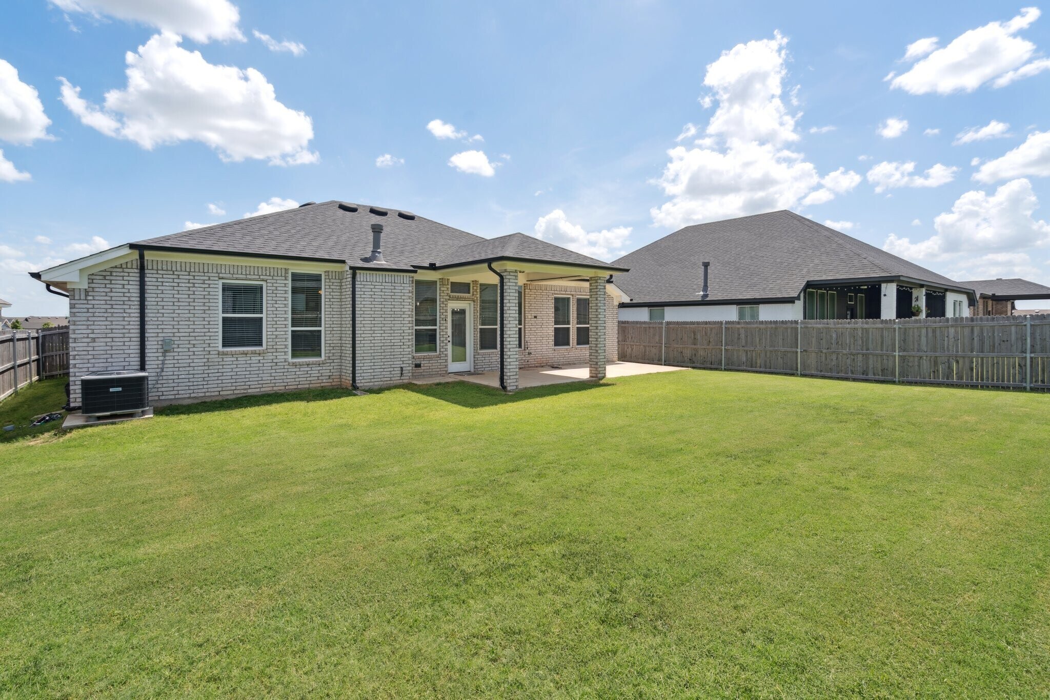 Building Photo - 15908 Buffalo Dr