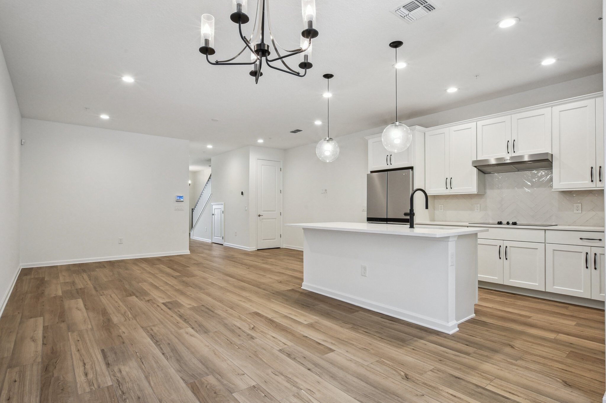 Building Photo - 1653 Pinecliff Dr