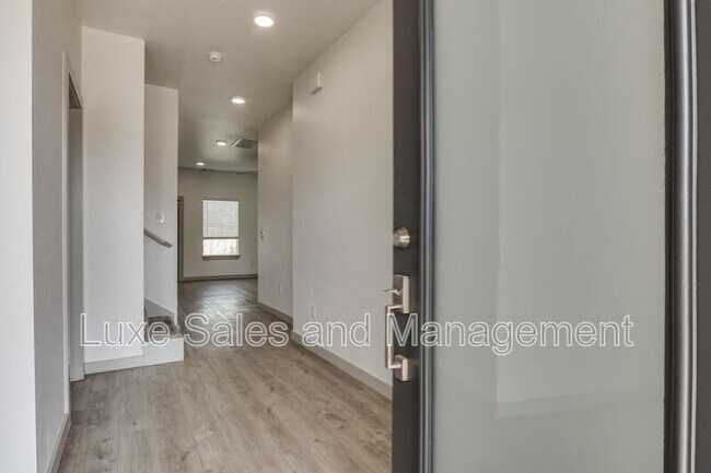 Building Photo - 7907 NW 135th Terrace