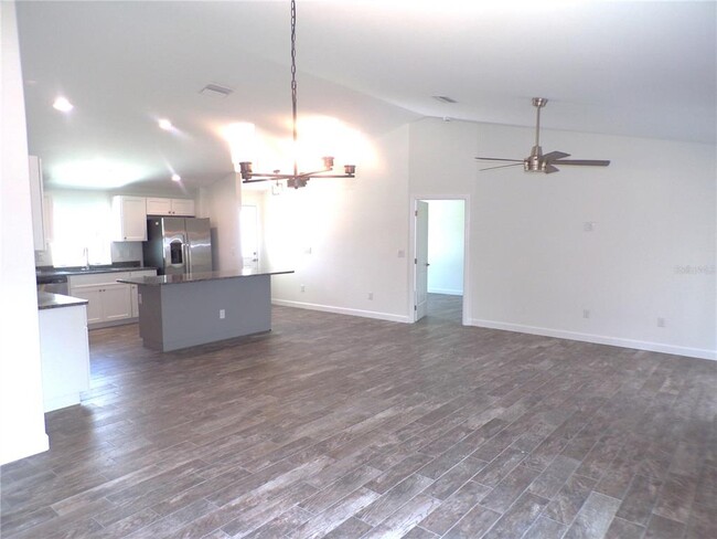 Building Photo - 2989 Pinetree St