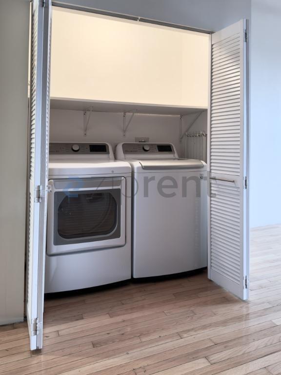 Building Photo - Unit 208