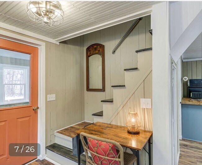 Building Photo - 15 Cottage Rd