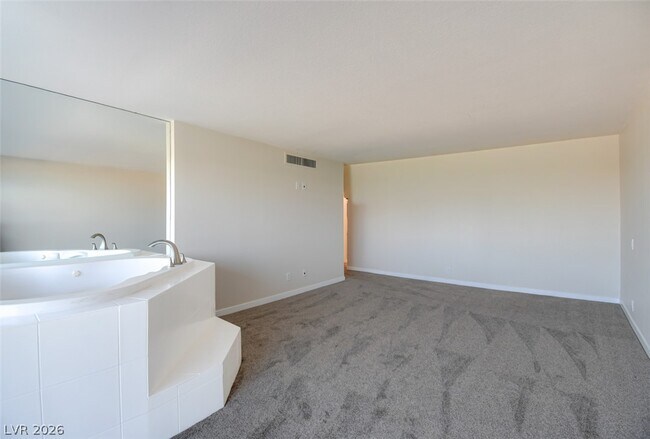 Building Photo - 3111 Bel Air Dr