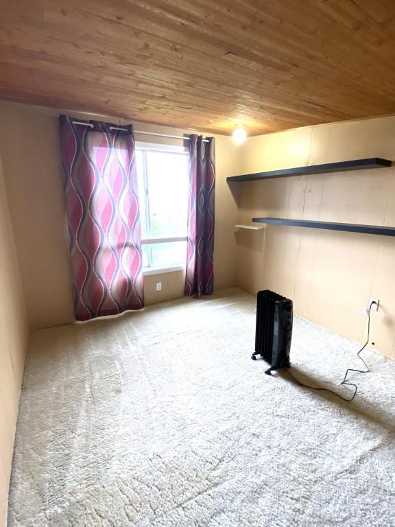 Building Photo - 513 NW Brook St