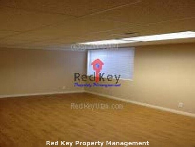 Building Photo - West 880 S Lower Unit Duplex