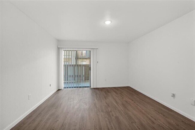 Building Photo - 8425 Hearth Dr