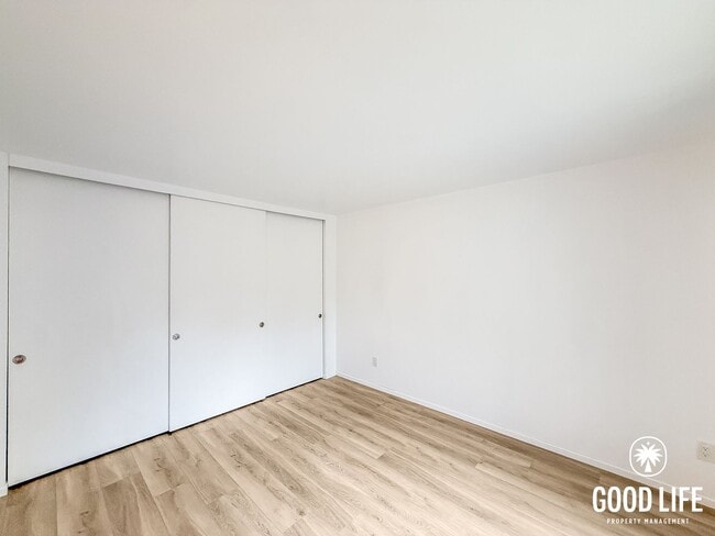 Building Photo - SD: 3BD/2BA Condo in University City with Community Pool, Private Patio & In-Unit Laundry