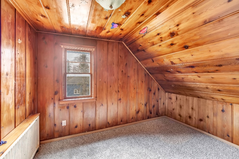 Building Photo - 105 N Metonga Ave