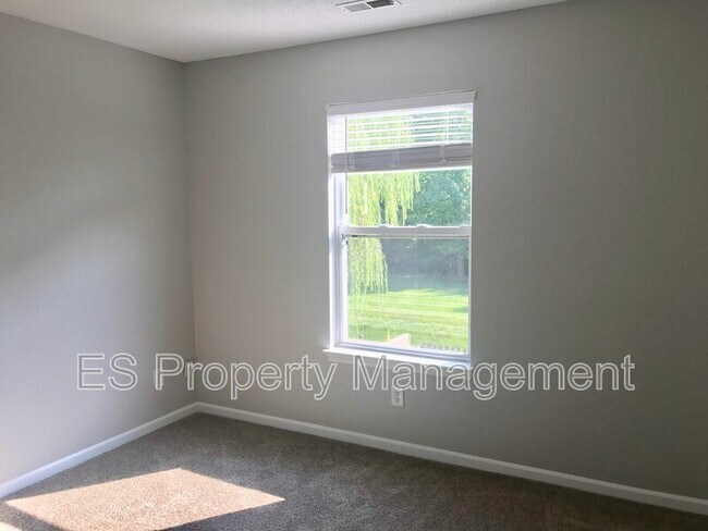 Building Photo - 4481 Redcliff N Ln