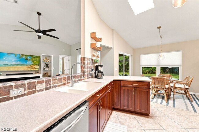 Building Photo - 18918 Cypress View Dr