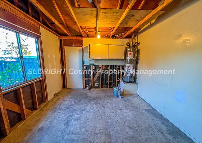 Building Photo - AVAILABLE MARCH - Two Bedroom Home Close to Templeton Park