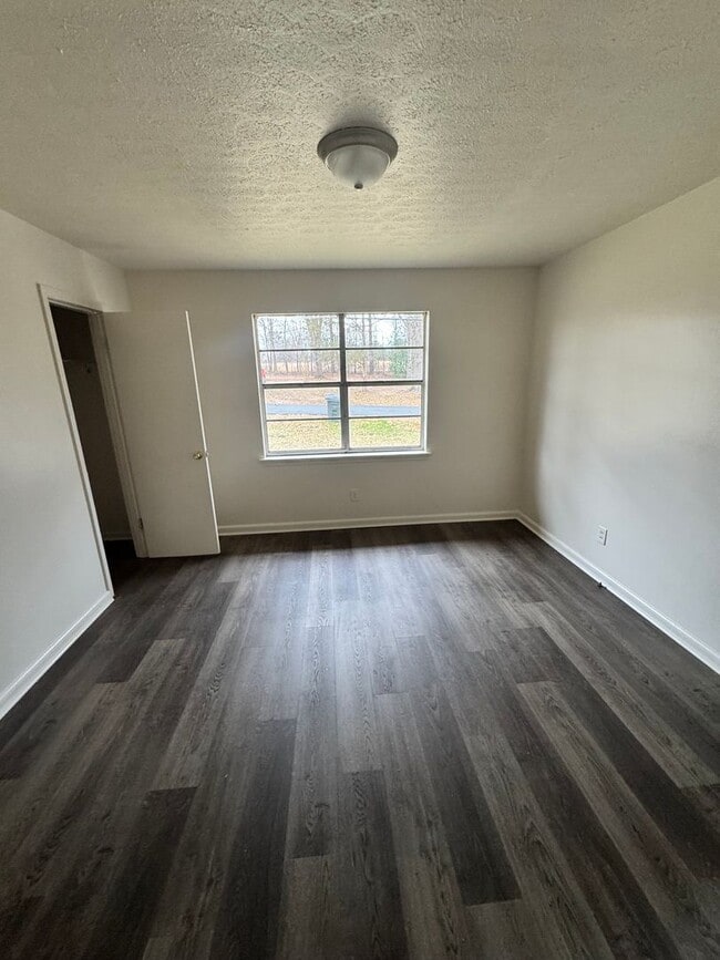 Building Photo - 126 Woodland Ave