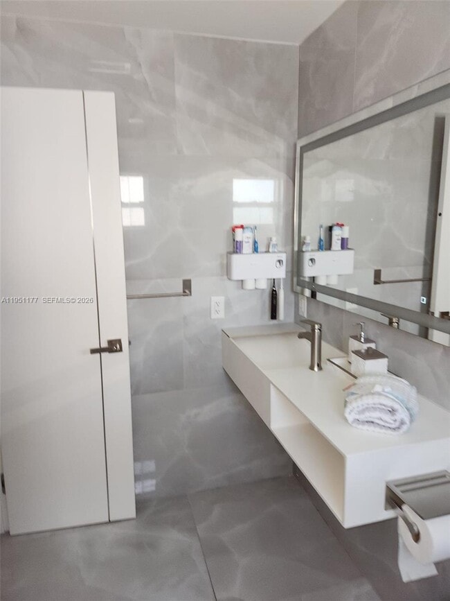 Building Photo - 1075 92nd St