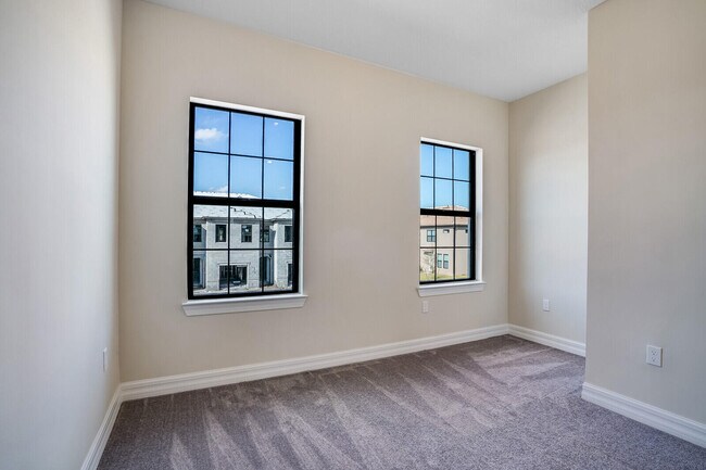Building Photo - 8656 Escue St