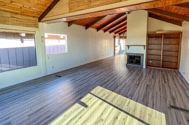 Building Photo - 1618 Square Foot Tri-Level Home in Cayucos with Ocean Views