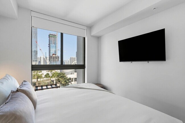 Building Photo - 11 NE 6th St