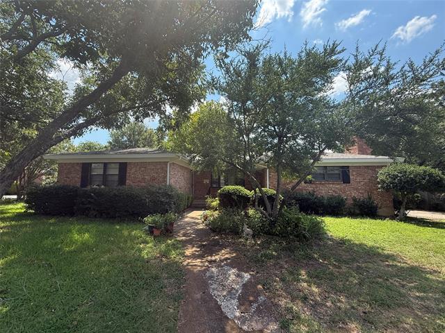 Primary Photo - 605 Clebud Dr