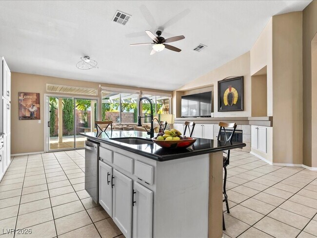 Building Photo - 2547 Serenity Hollow Dr