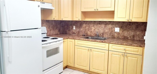 Building Photo - 4163 SW 67th Ave