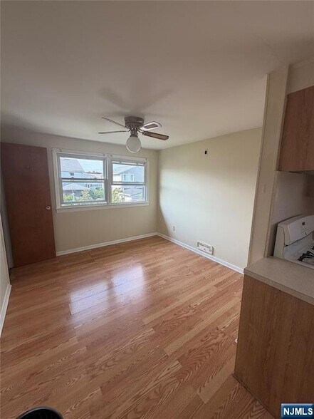 Building Photo - 152 Ackerman Ave