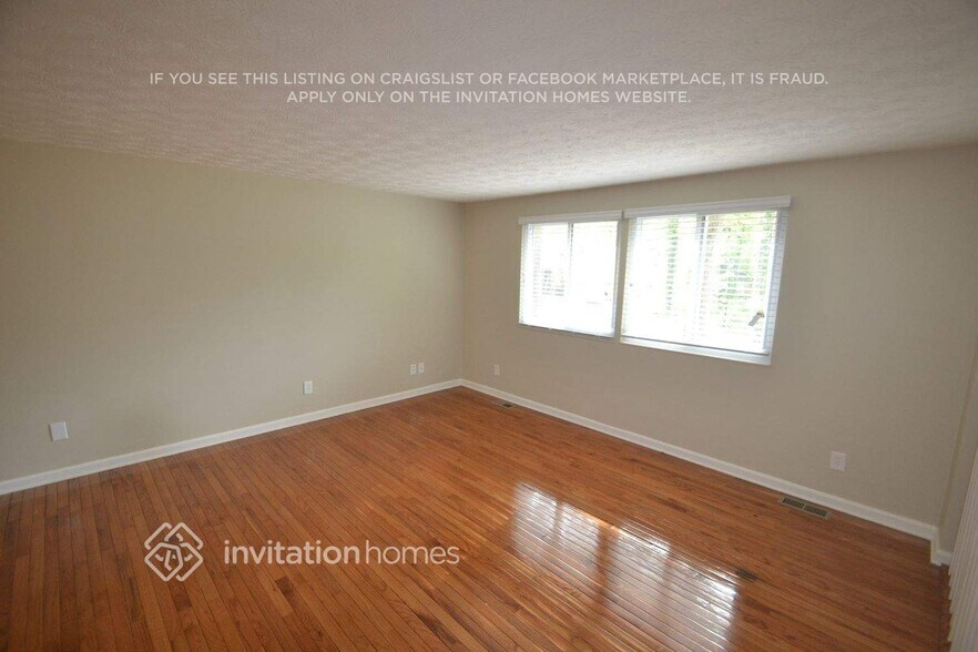 Building Photo - 2197 N Landing Way