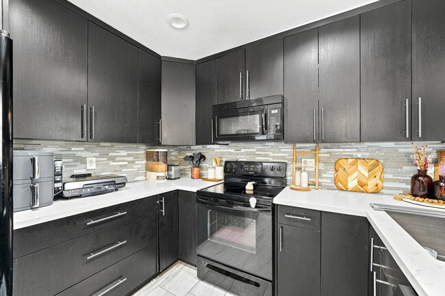 Building Photo - 2581 Carambola Cir N