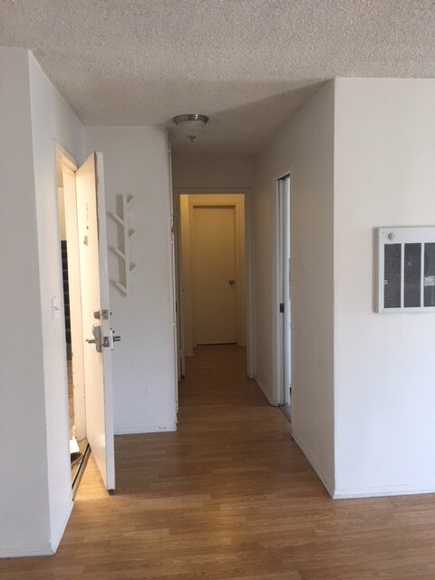 Building Photo - 117 Catamaran St