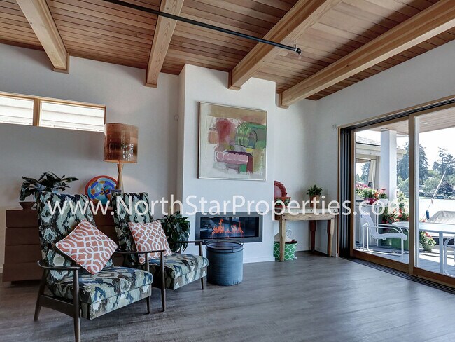 Building Photo - Truly Amazing and Rare Furnished Lake Oswego Cabana.