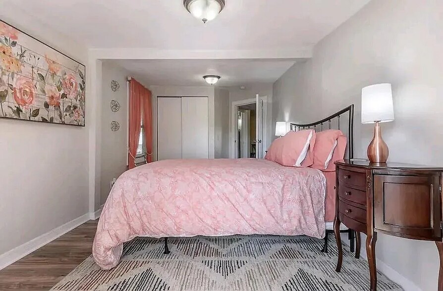 Building Photo - 228 W Jean St