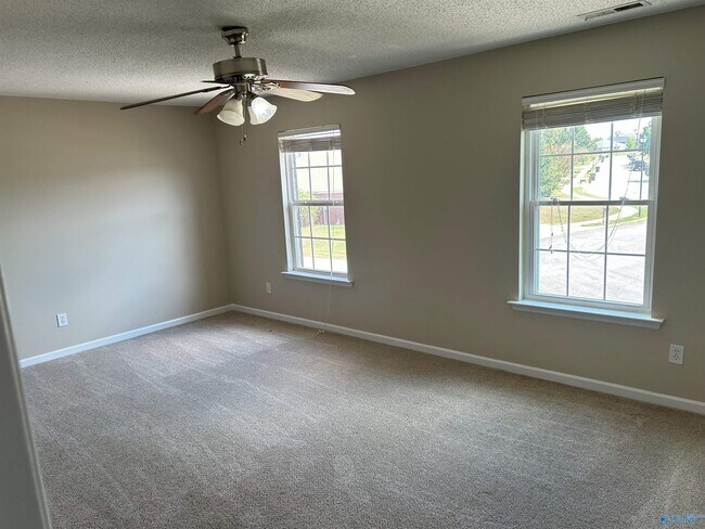 Building Photo - 104 Preston Cir