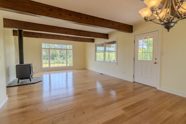 Building Photo - 7825 S Lake Leelanau Dr