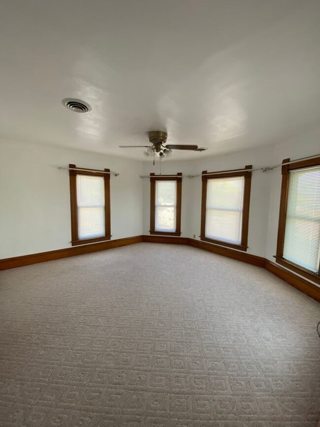 Primary Photo - 1115 McClellan St