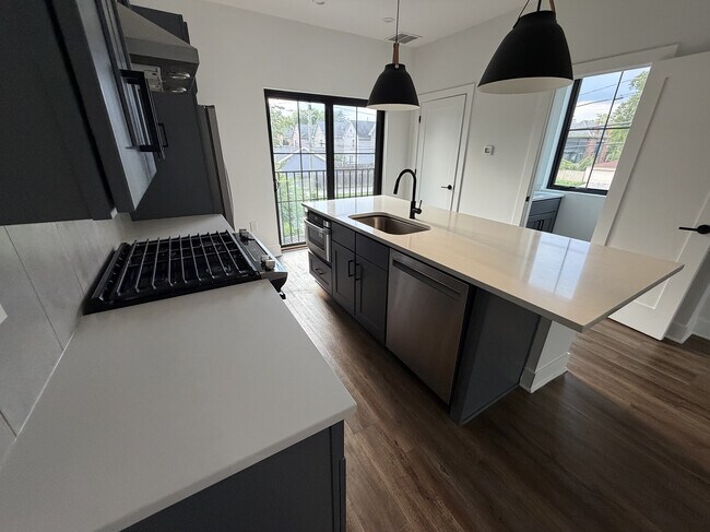 Building Photo - 351 Loeffler Ave
