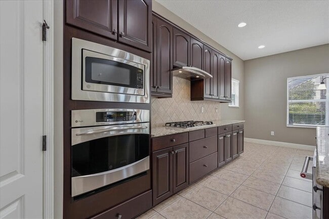 Building Photo - 5333 Sagecrest Dr