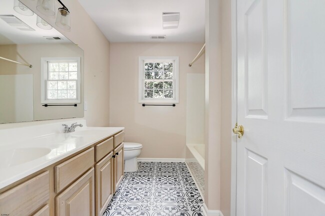 Building Photo - 113 Lighthouse Ln